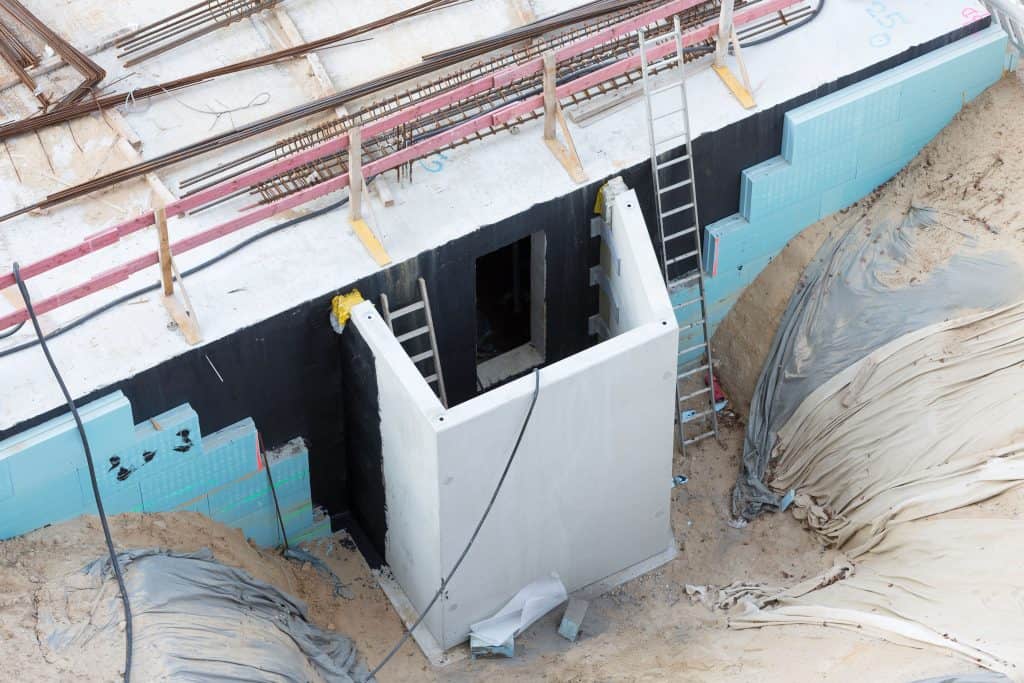 Abdichtung eines Kellers im Rahmen der erdberührten Bauwerksabdichtung während der Bauphase